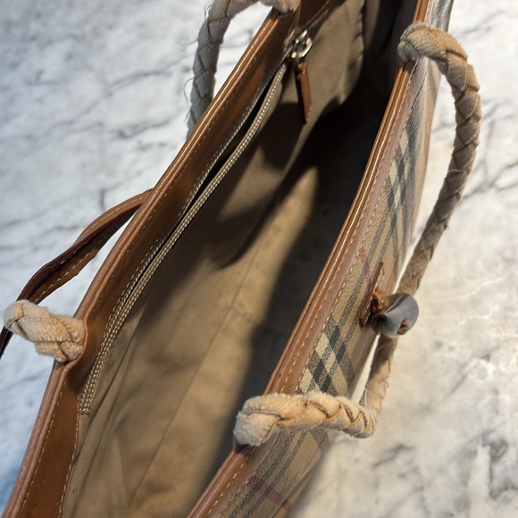 Burberry handbag - Picture 8 of 16